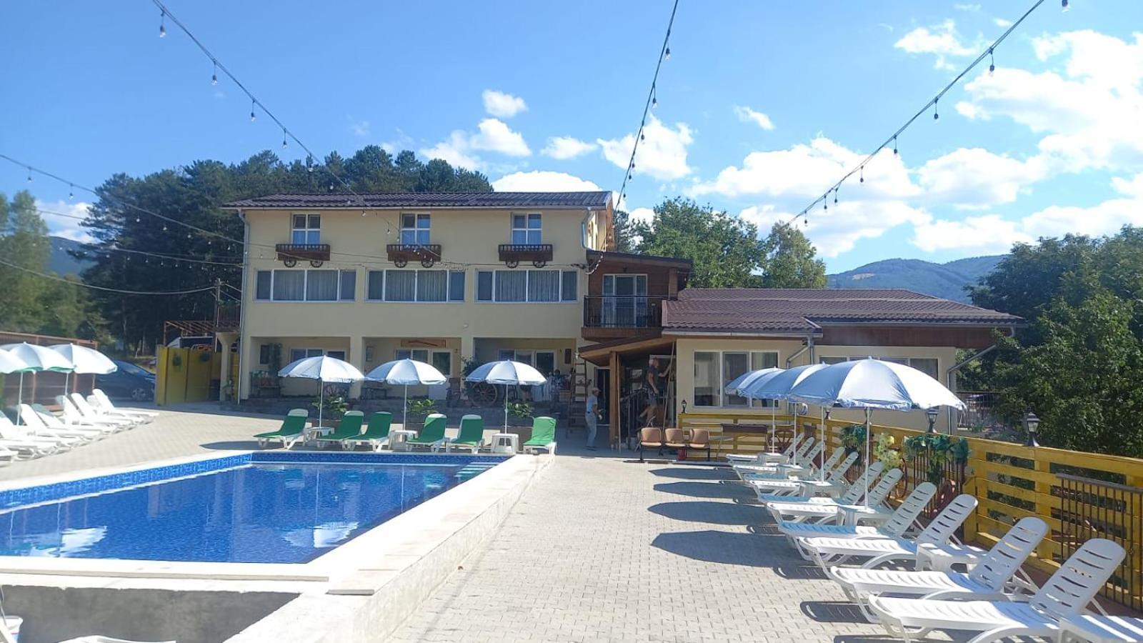 Sura Lu' Patru Vulcan (Hunedoara) Exterior foto